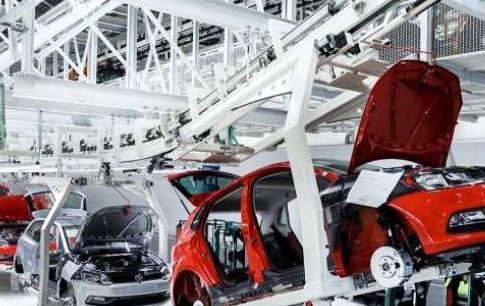 BMW adquiere a Kuka 5000 robots