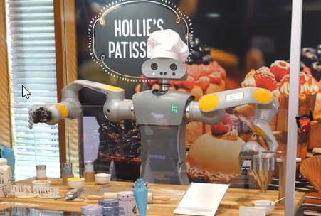 Un nuevo ayudante aterriza a las pastelerías, HoLLiE el robot pastelero